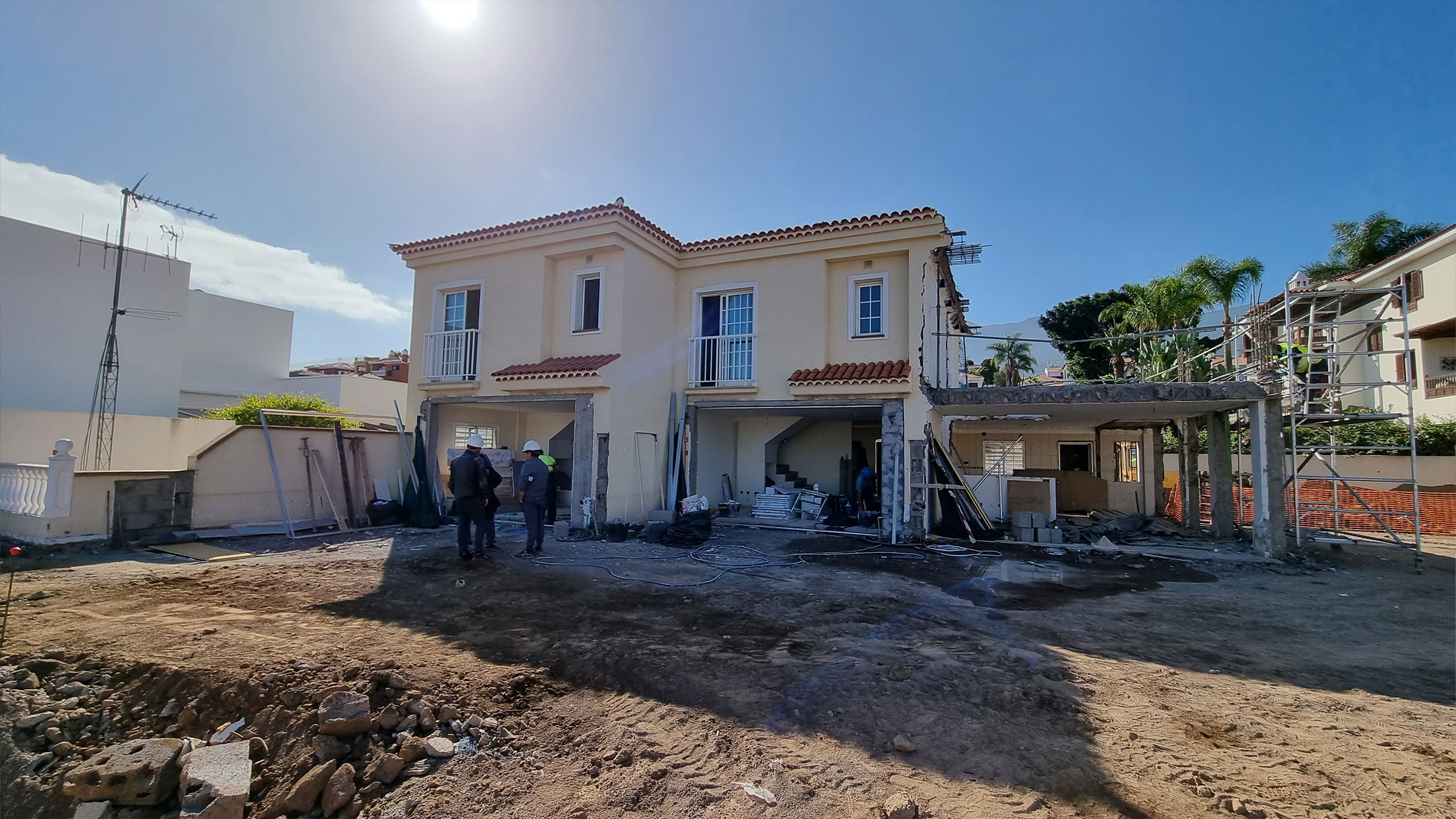 REFORMA Y AMPLIACIÓN Complejo de 6 viviendas en Puerto de La  cruz
